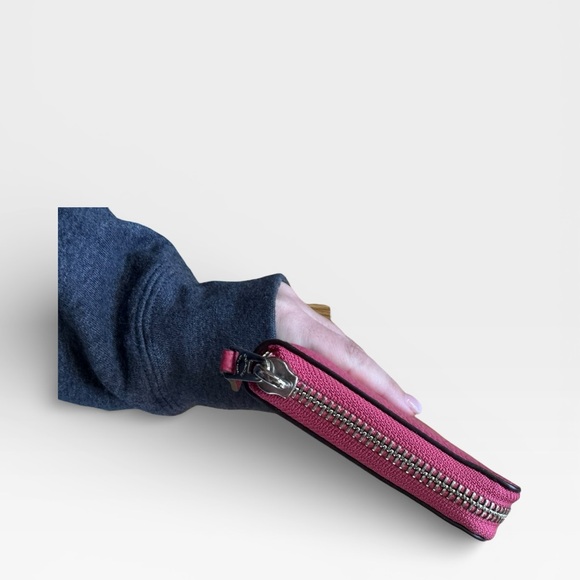 ✨ Coach Pebbled Leather Zip-Around Wallet – Pink ✨ - Picture 4 of 5